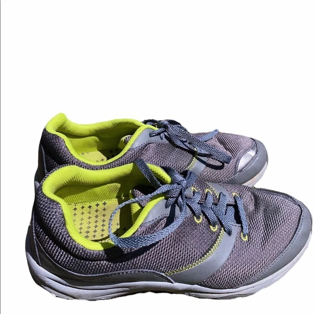 Vionic Kona size 8 1/2 1st Ray Technology tennis shoes